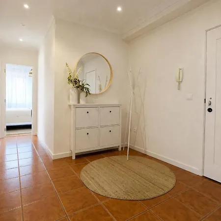 Private Parking! 2br Ensuite, 3 Baths, 5min Metro Apartman