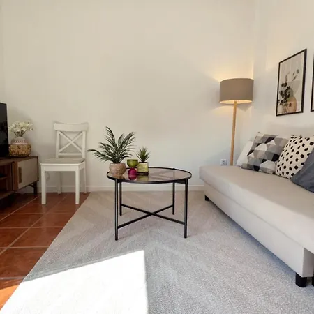 Private Parking! 2br Ensuite, 3 Baths, 5min Metro Apartamento
